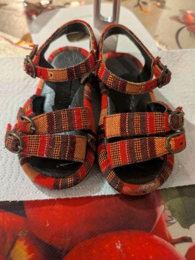 are small plaid fabric sandals for for girls size 5
