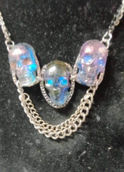 three skulls with multiple chains made with Uv resin - Thumbnail 3