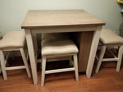 Counter Height Dining Table and 4 Barstools - Thumbnail 5