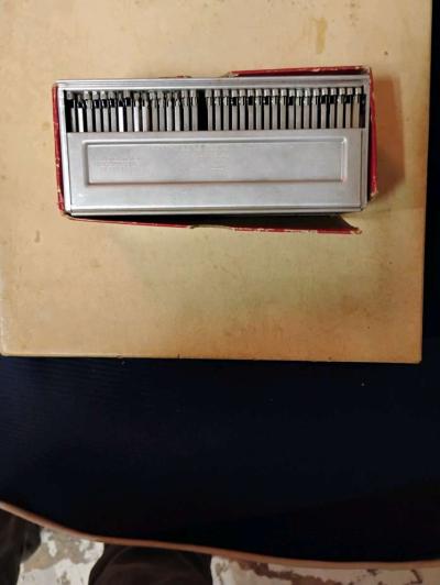 Red Magazine Slide Changer - Thumbnail 2