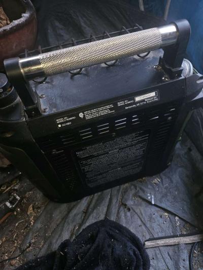 propane heater  and hook up that connects to a big tank - Thumbnail 4