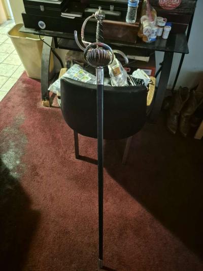 pre owner collectible sabers - Thumbnail 1