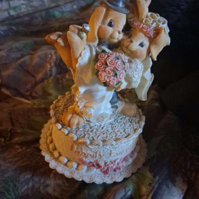 Colltion of some Angels about 5 a pieece beutiful like new - Thumbnail 4