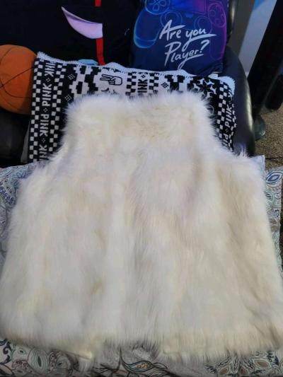 White Faux fur vest size 3x - Thumbnail 3
