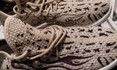 tennis shoes - Thumbnail 2