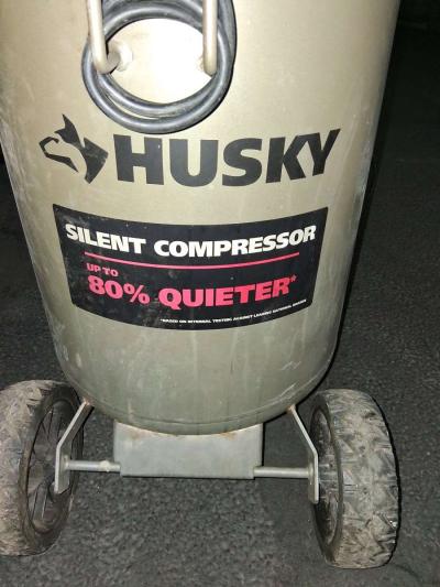 27 Gallon HUSKY Compressor - Thumbnail 2