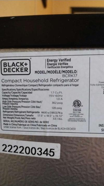 black and Decker mini fridge - Thumbnail 2