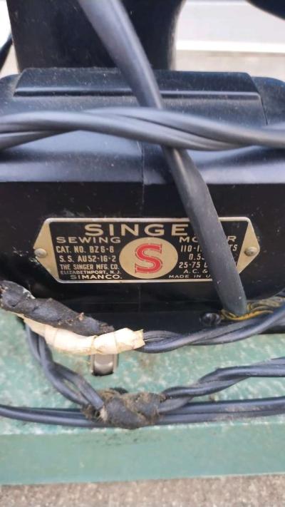 vintage sewing machine - Thumbnail 4