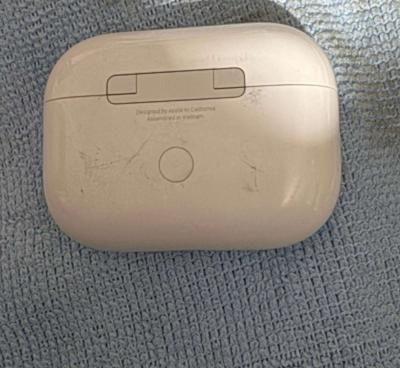 AirPods Pro 2nd generation with MagSafe Charging Case USBC - Thumbnail 5