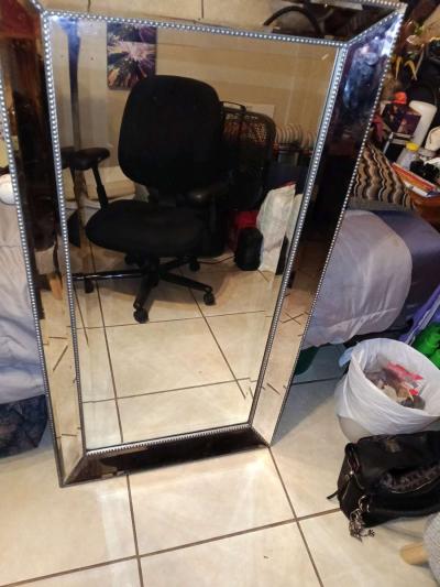 24x30 full length beaded mirror - Spring, Texas