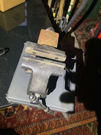 Columbian D6 HeavyDuty Swivel Base Bench Vise - Thumbnail 4