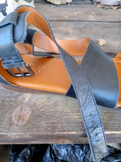 Womens Branco Sarto sandles like new - Dallas, Texas