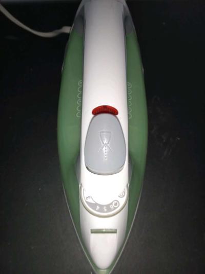 BLACK n DECKER Easy Steam Compact Iron - Thumbnail 2