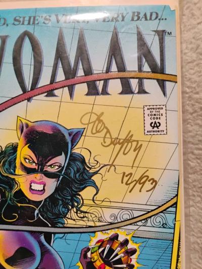 Catwoman issue 1 93 signed - Thumbnail 2