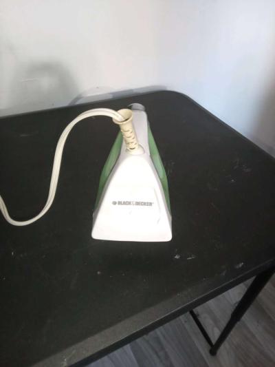 BLACK n DECKER Easy Steam Compact Iron - Thumbnail 4