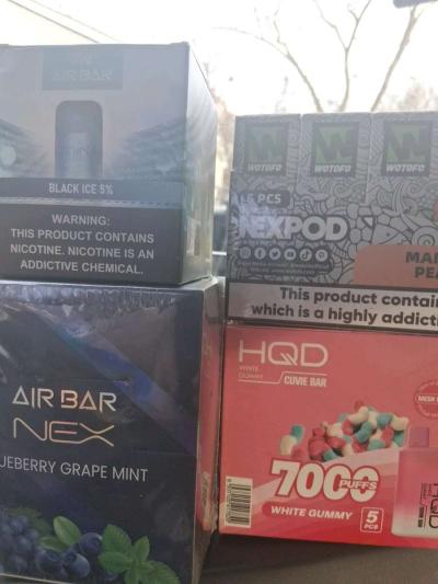 Vapes and gummies 5 a piece or per bag - Thumbnail 2
