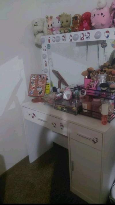 vanity - Thumbnail 4