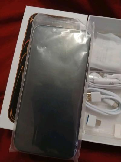 brand new cellphone unlocked - Thumbnail 2