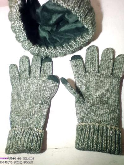 womens winter knit cap and glove set - Thumbnail 2