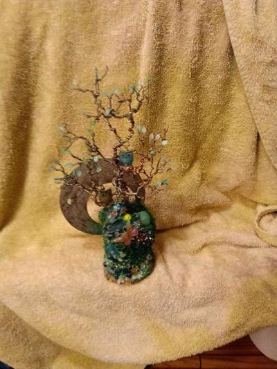 twisted copper tree with two owls - Thumbnail 3