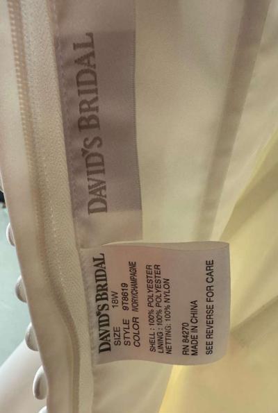 Davids Bridal wedding gown 18W - Thumbnail 5