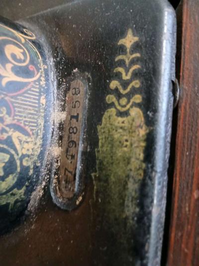 my finallt offer on this 1020s singer sewing machine - Thumbnail 6