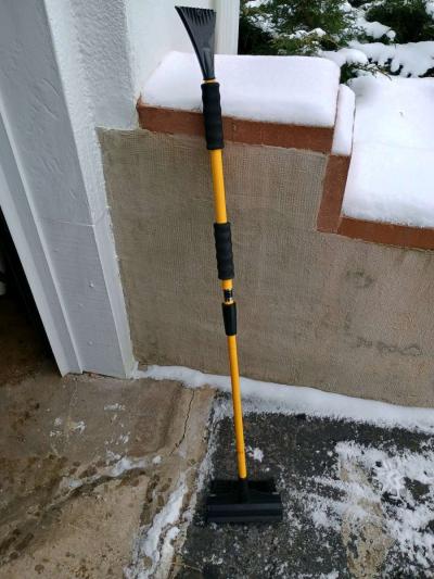 extendable snow brush and ice scraper - Thumbnail 1
