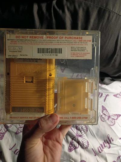 old Nintendo Gameboy - Thumbnail 2