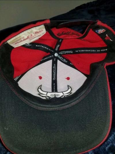 Lot of 3 Basketball Caps Chicago Bulls Pirates Chicago Bulls - Thumbnail 6