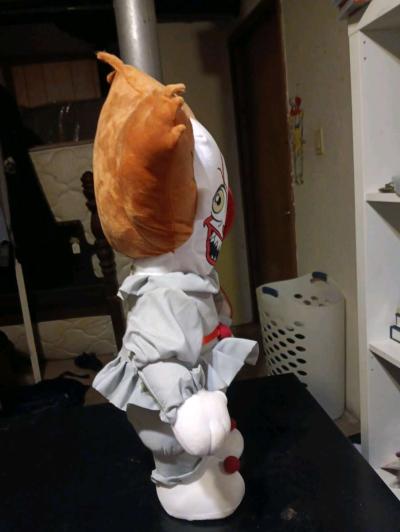 pennywise standing doll - Thumbnail 4