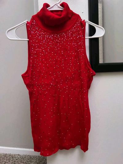 Elegant Red Ribbed Knit Turtleneck with Sparkly Crystals - Thumbnail 6