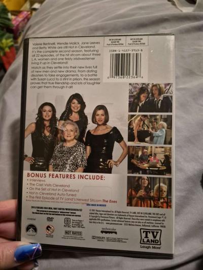 BRAND NEW STILL SEALED Hot In Cleveland Season 2 - Thumbnail 2