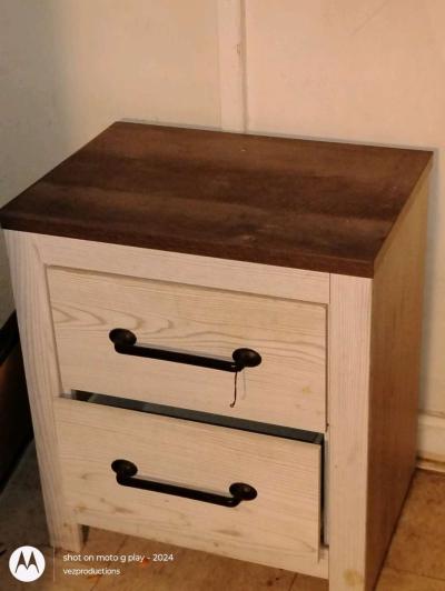 three piece bedroom set Ashley threepiece queen size - Thumbnail 2