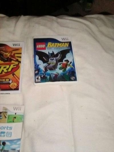 Wii games and system - Thumbnail 2