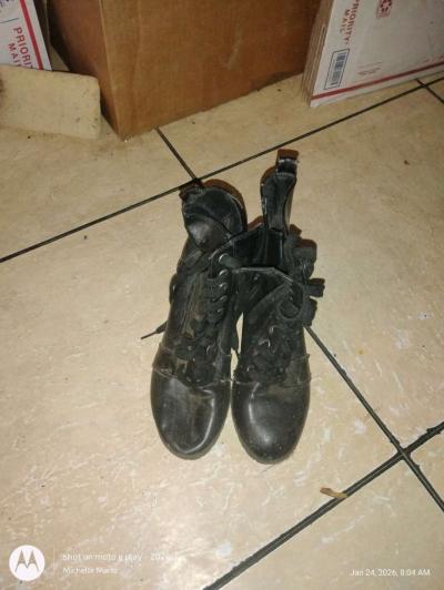 jean jacket black jacket and boots - Thumbnail 4