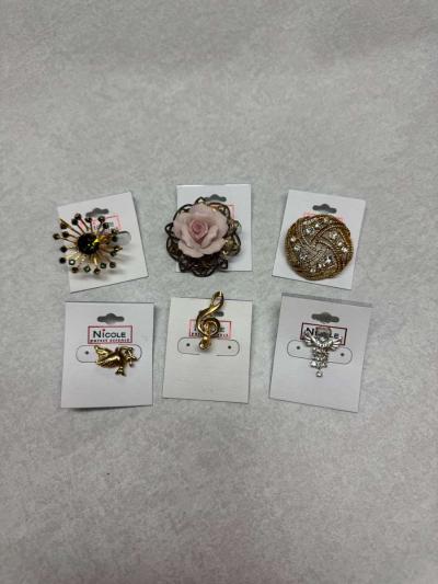 pins and brooches - Thumbnail 5