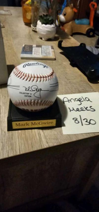 Mark McGwire Replica Signature Baseball w Card - Thumbnail 5