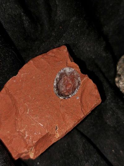 beautiful and unique raw stones and gemstones - Thumbnail 6