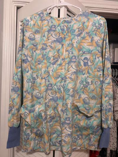 womens scrubs and medical jackets - Thumbnail 4