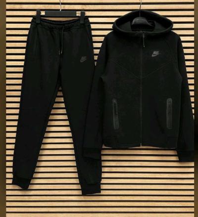 black Nike tech - Thumbnail 2