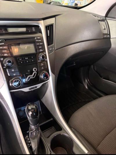 Hyundai Sonata 2012 Clean title - Thumbnail 4