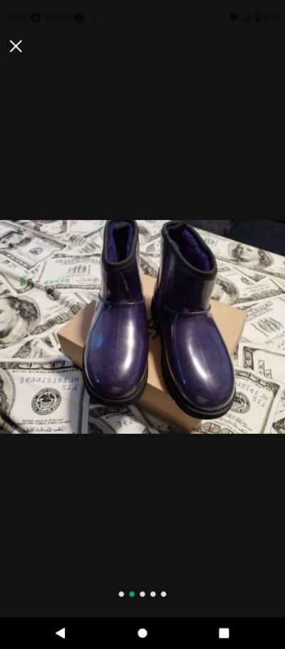 UGG Boots - Thumbnail 3