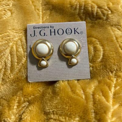 vanity things - Alicia, Arkansas