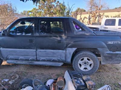 2002 Chevy Avalanche - Thumbnail 2