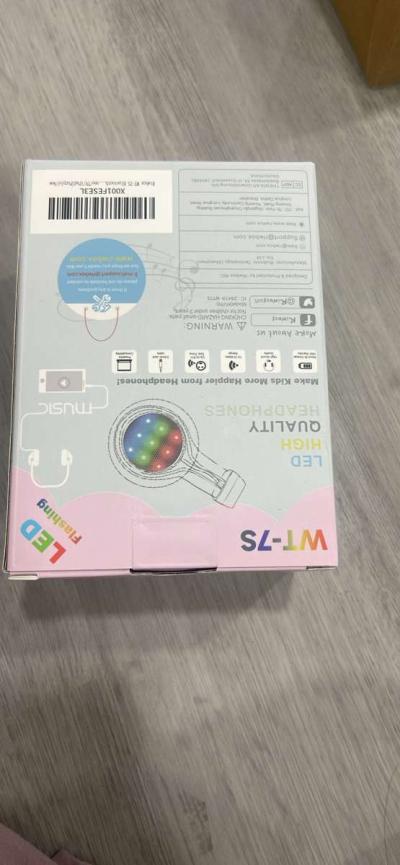 Kids Bluetooth Headphones Light Up - Thumbnail 2