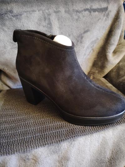 Hawk well Women's Suede Arch Support Side Zipper black Size 9 - Thumbnail 6