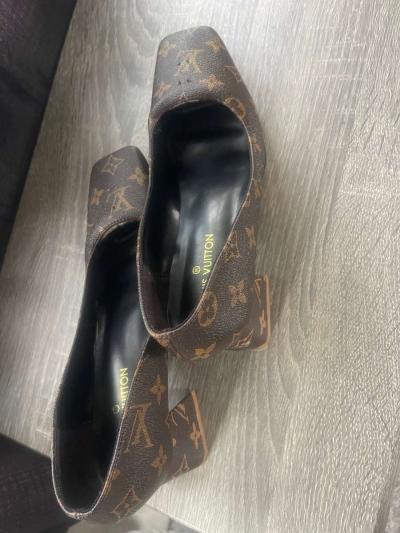 heels - Corpus Christi, Texas