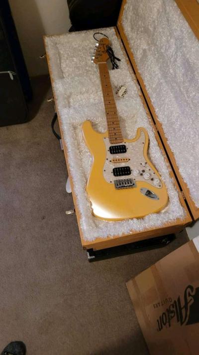 Guitars - Thumbnail 2