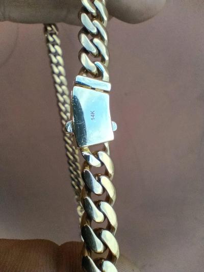 14k gold Cuban link chain - Thumbnail 4