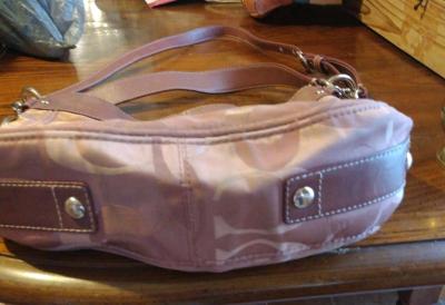 Alright COACHE LOVERS Here is that all PINK vintage trio - Thumbnail 6